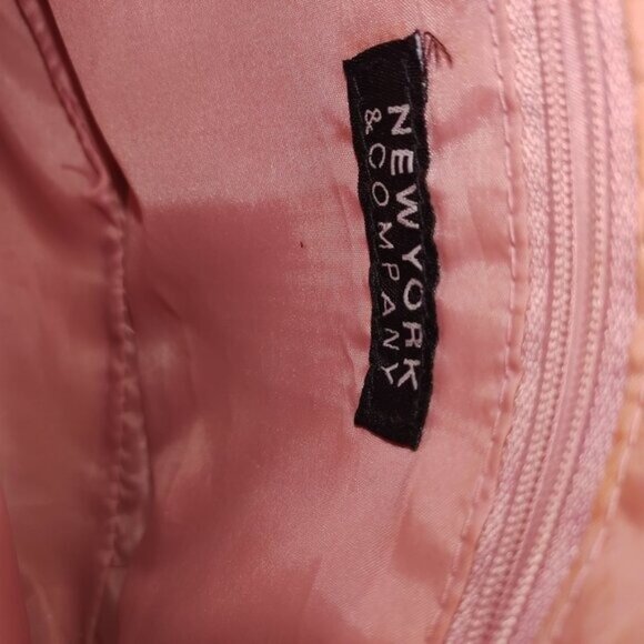 Pink New York & Company Shoulder Bag With Geometric Pattern & Zipper Closure - Picture 2 of 4